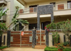 Khag-Panel-Stone-Cladding-For-Compound-Wall